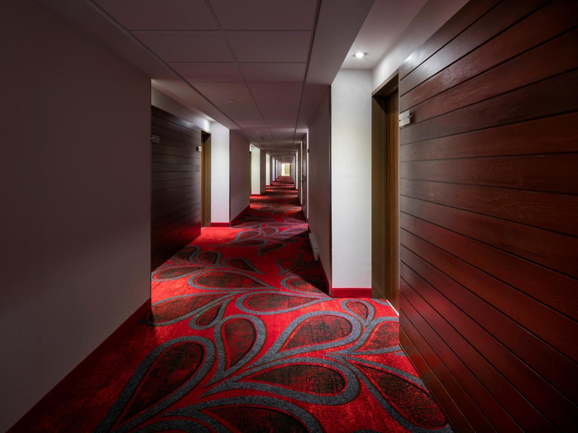 Otl Gouverneur Sherbrooke Kültér fotó A corridor at the hotel