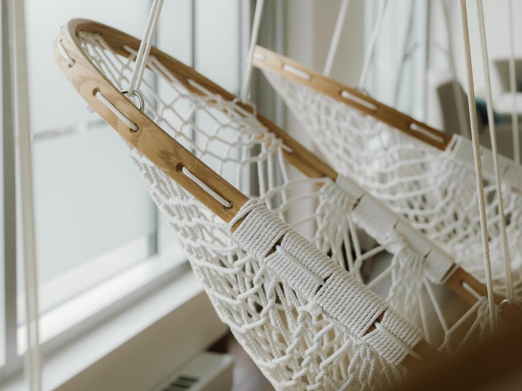 Otl Gouverneur Sherbrooke Kültér fotó A hammock chair