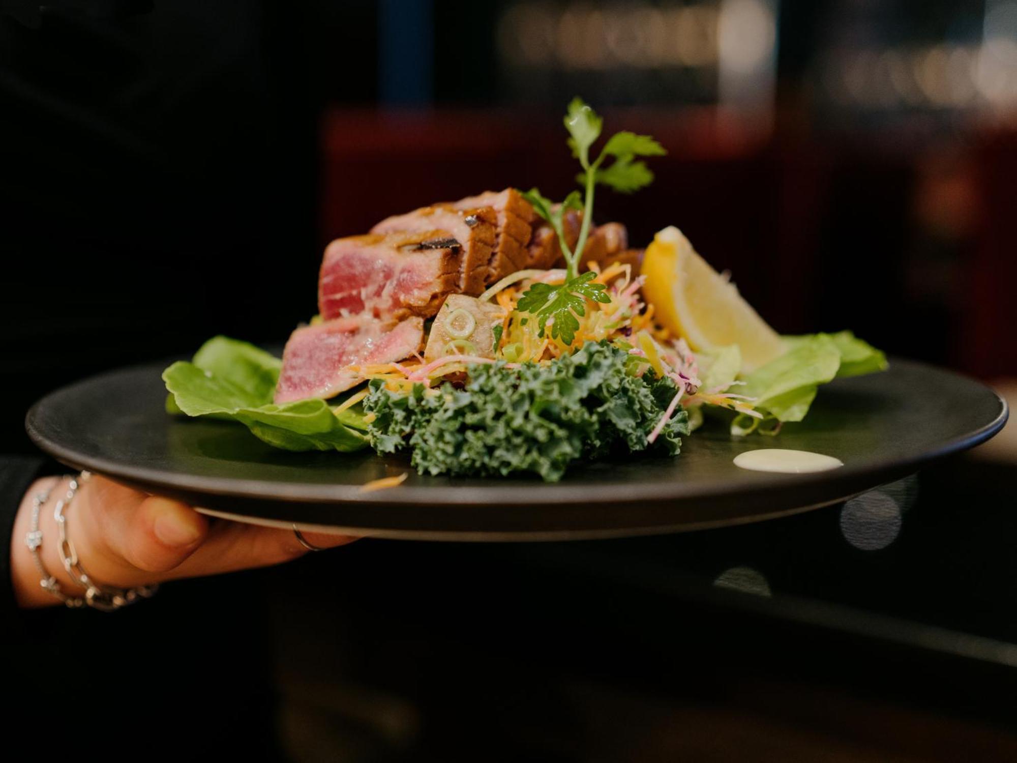 Otl Gouverneur Sherbrooke Kültér fotó A salad