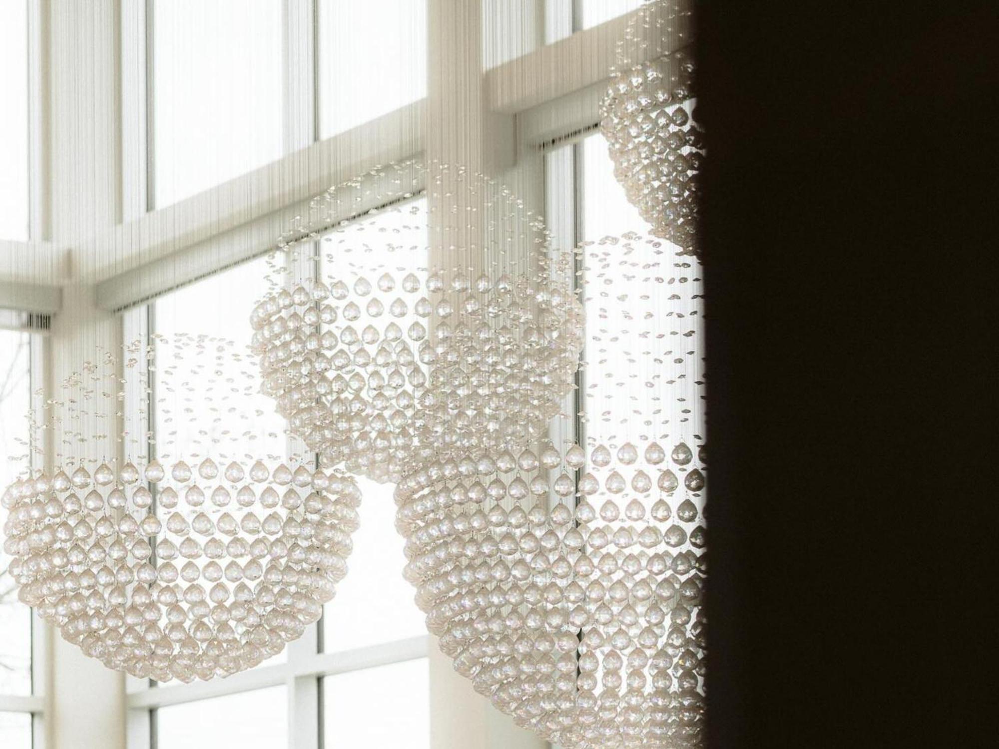 Otl Gouverneur Sherbrooke Kültér fotó The 2000 light globes in the foyer of the National Gallery of Victoria