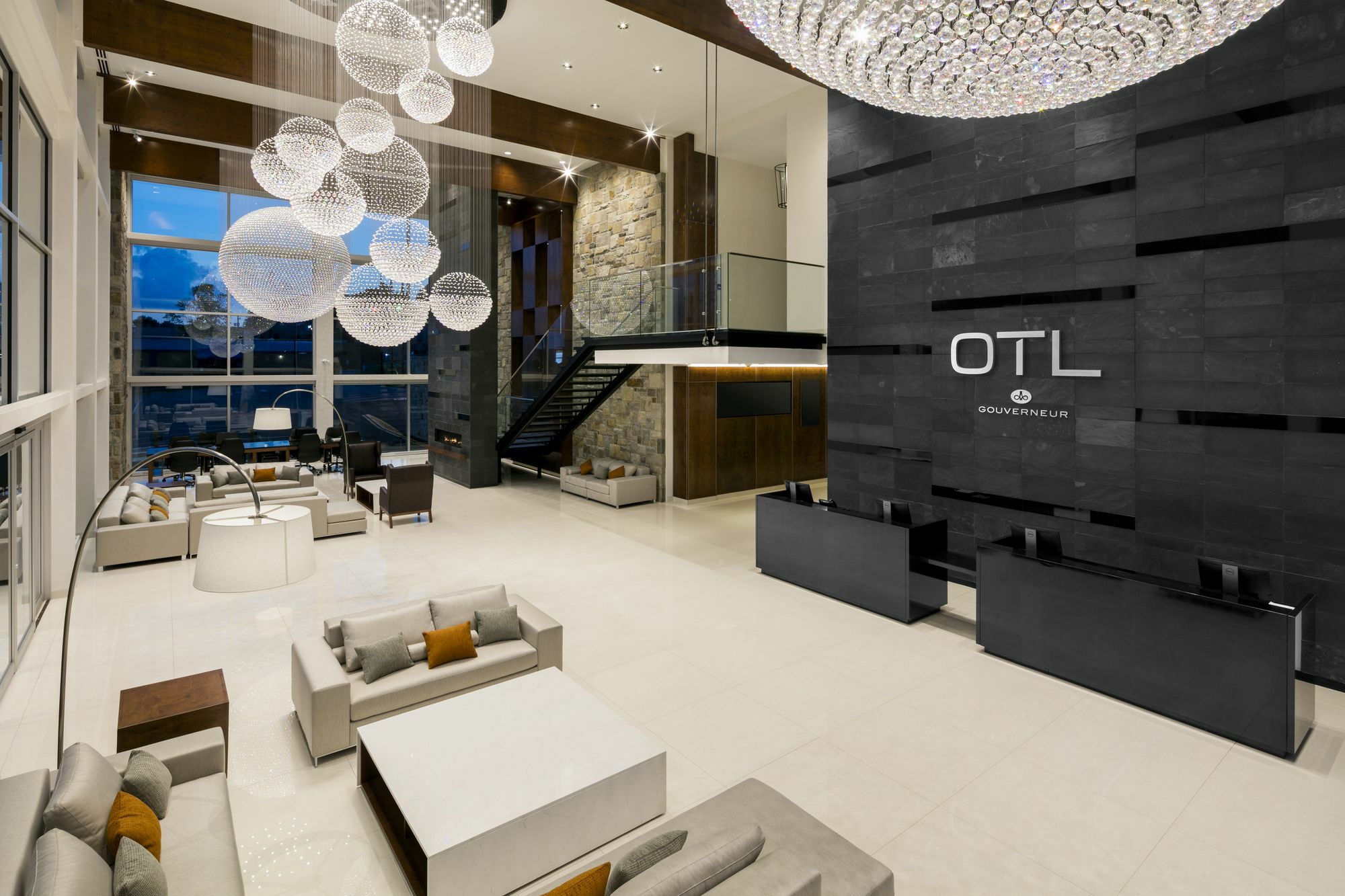 Otl Gouverneur Sherbrooke Kültér fotó OTL's lobby